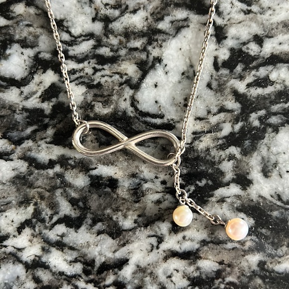 Vantel necklace - Picture 2 of 3